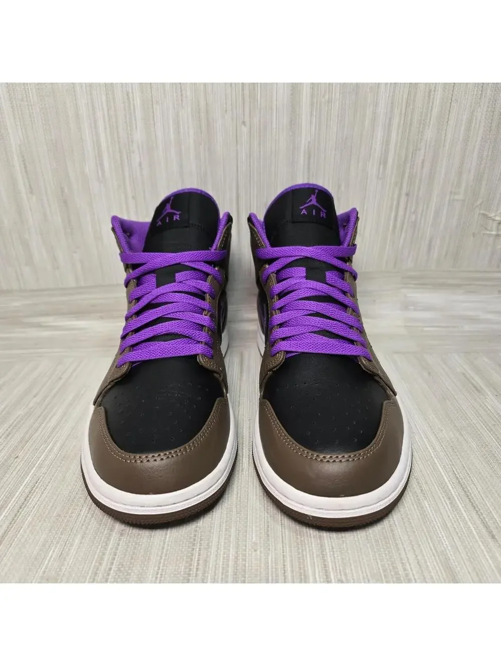 Air Jordan 1 Mid Purple Mocha Palomino Men’s 8.5 DQ8426-215